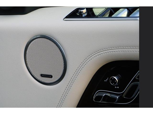 レンジローバー ヴォーグ　ブラックエクステリア／ドライバーアシストパック　ＯＰ２１インチグロスブラックＡＷ　ピクセルＬＥＤライト　ツートンインテリア　スライディングＳＲ　ＭＥＲＩＤＩＡＮサラウンド　シートヒーター／クーラー（53枚目）