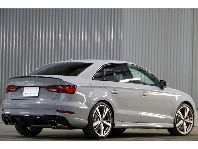 ＲＳ３ ベースグレード　ワンオーナー　ナルドグレー　マトリクスＬＥＤ　マグネティックライド　ブラックエクステリア　ＲＳスポーツシート　レッドステッチインテリア　Ｂａｎｇ＆Ｏｌｕｆｓｅｎ　１９インチＡＷ　ＴＶチューナー（2枚目）