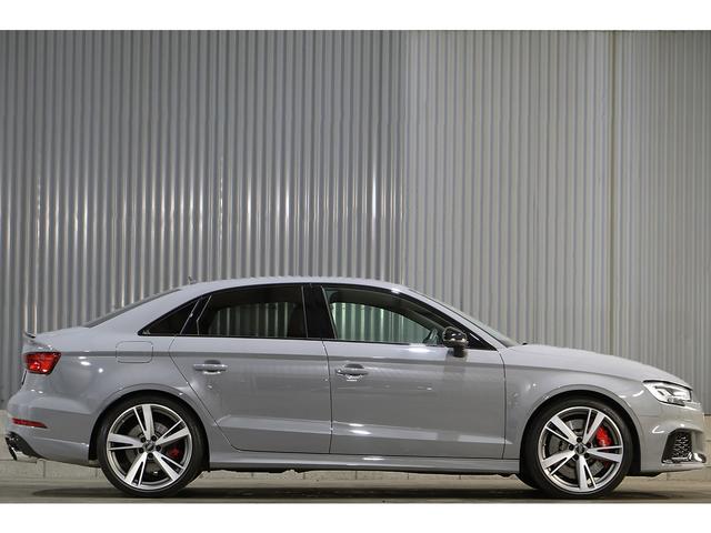 ＲＳ３ ベースグレード　ワンオーナー　ナルドグレー　マトリクスＬＥＤ　マグネティックライド　ブラックエクステリア　ＲＳスポーツシート　レッドステッチインテリア　Ｂａｎｇ＆Ｏｌｕｆｓｅｎ　１９インチＡＷ　ＴＶチューナー（5枚目）