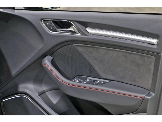 ＲＳ３ ベースグレード　ワンオーナー　ナルドグレー　マトリクスＬＥＤ　マグネティックライド　ブラックエクステリア　ＲＳスポーツシート　レッドステッチインテリア　Ｂａｎｇ＆Ｏｌｕｆｓｅｎ　１９インチＡＷ　ＴＶチューナー（49枚目）