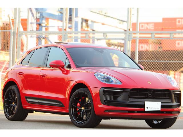 マカン マカンＧＴＳ　ワンオーナー　スポーツクロノ　スポーツエグゾースト　ＯＰ２１インチグロスブラックＡＷ　エクステンドレザーインテリア　レッド＆ブラックレザー　パノラマサンルーフ　パワステプラス　レーンキープアシスト（14枚目）