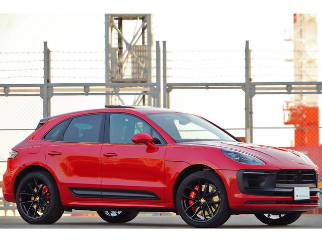 マカン マカンＧＴＳ　ワンオーナー　スポーツクロノ　スポーツエグゾースト　ＯＰ２１インチグロスブラックＡＷ　エクステンドレザーインテリア　レッド＆ブラックレザー　パノラマサンルーフ　パワステプラス　レーンキープアシスト（15枚目）