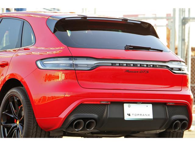 マカン マカンＧＴＳ　ワンオーナー　スポーツクロノ　スポーツエグゾースト　ＯＰ２１インチグロスブラックＡＷ　エクステンドレザーインテリア　レッド＆ブラックレザー　パノラマサンルーフ　パワステプラス　レーンキープアシスト（27枚目）