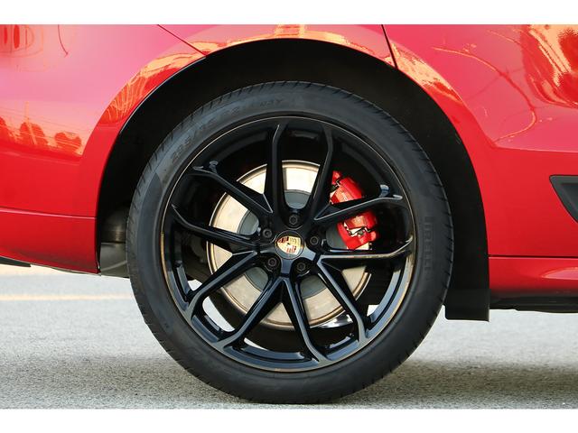 マカン マカンＧＴＳ　ワンオーナー　スポーツクロノ　スポーツエグゾースト　ＯＰ２１インチグロスブラックＡＷ　エクステンドレザーインテリア　レッド＆ブラックレザー　パノラマサンルーフ　パワステプラス　レーンキープアシスト（32枚目）