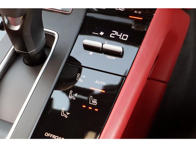 マカン マカンＧＴＳ　ワンオーナー　スポーツクロノ　スポーツエグゾースト　ＯＰ２１インチグロスブラックＡＷ　エクステンドレザーインテリア　レッド＆ブラックレザー　パノラマサンルーフ　パワステプラス　レーンキープアシスト（48枚目）