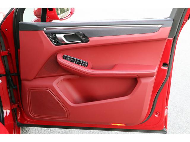 マカン マカンＧＴＳ　ワンオーナー　スポーツクロノ　スポーツエグゾースト　ＯＰ２１インチグロスブラックＡＷ　エクステンドレザーインテリア　レッド＆ブラックレザー　パノラマサンルーフ　パワステプラス　レーンキープアシスト（51枚目）