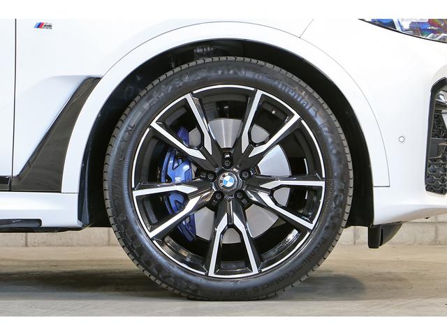 Ｘ７ ｘＤｒｉｖｅ　４０ｄ　Ｍスポーツ　セレクトＰＫＧ　２列目コンフォートシート　ＯＰ２２インチＡＷ　スカイラウンジＳＲ　リアモニター　ｈａｒｍａｎ／ｋａｒｄｏｎ　シートヒーター／クーラー　ドライビングアシストプロ　パーキングアシストプラス（34枚目）