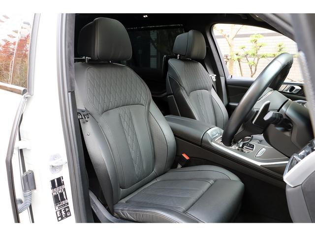 Ｘ７ ｘＤｒｉｖｅ　４０ｄ　Ｍスポーツ　セレクトＰＫＧ　２列目コンフォートシート　ＯＰ２２インチＡＷ　スカイラウンジＳＲ　リアモニター　ｈａｒｍａｎ／ｋａｒｄｏｎ　シートヒーター／クーラー　ドライビングアシストプロ　パーキングアシストプラス（39枚目）
