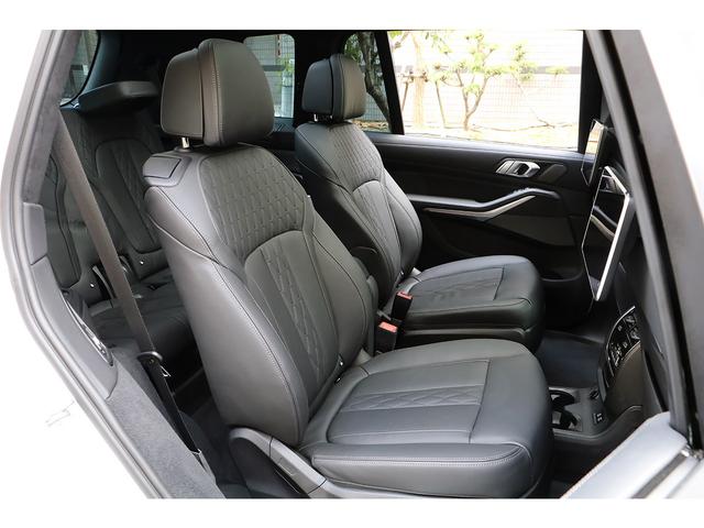 Ｘ７ ｘＤｒｉｖｅ　４０ｄ　Ｍスポーツ　セレクトＰＫＧ　２列目コンフォートシート　ＯＰ２２インチＡＷ　スカイラウンジＳＲ　リアモニター　ｈａｒｍａｎ／ｋａｒｄｏｎ　シートヒーター／クーラー　ドライビングアシストプロ　パーキングアシストプラス（42枚目）