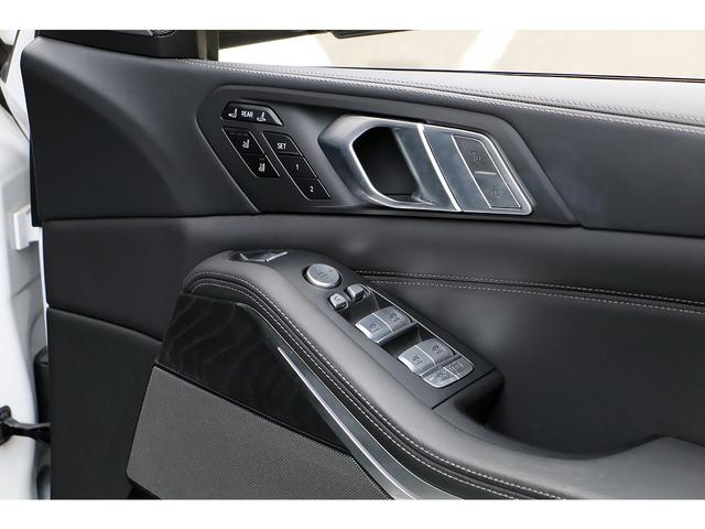 Ｘ７ ｘＤｒｉｖｅ　４０ｄ　Ｍスポーツ　セレクトＰＫＧ　２列目コンフォートシート　ＯＰ２２インチＡＷ　スカイラウンジＳＲ　リアモニター　ｈａｒｍａｎ／ｋａｒｄｏｎ　シートヒーター／クーラー　ドライビングアシストプロ　パーキングアシストプラス（56枚目）