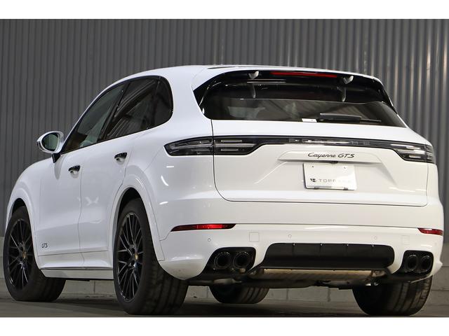 カイエン ＧＴＳ　スポーツクロノＰＫＧ　ＬＥＤヘッドライト　エアサス　２１インチＡＷ　ベージュレザー　ソフトクローズドア　１４ｗａｙシート　スポーツエグゾースト　ベンチレーション　アクティブレーン　２１インチＡＷ（21枚目）