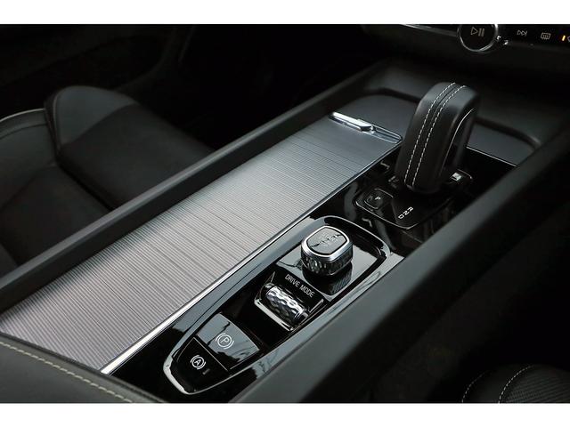 ＸＣ６０ Ｔ８　ポールスターエンジニアード　特別仕様車　Ｂｏｗｅｒｓ＆Ｗｉｌｋｉｎｓサウンドシステム　パノラマサンルーフ　専用２１インチＡＷ　Ａｋｅｂｏｎｏ社製ブレーキシステム　オープングリッドテキスタイル／ファインナッパスポーツシート（40枚目）