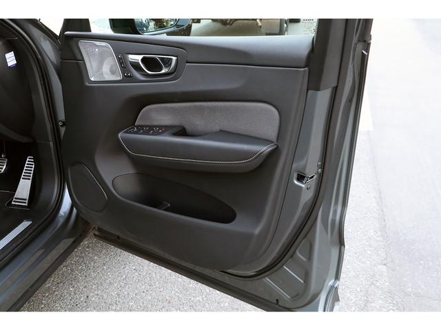 ＸＣ６０ Ｔ８　ポールスターエンジニアード　特別仕様車　Ｂｏｗｅｒｓ＆Ｗｉｌｋｉｎｓサウンドシステム　パノラマサンルーフ　専用２１インチＡＷ　Ａｋｅｂｏｎｏ社製ブレーキシステム　オープングリッドテキスタイル／ファインナッパスポーツシート（51枚目）