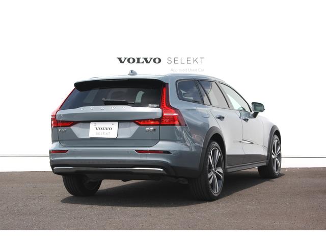 Ｖ６０ クロスカントリー　アルティメット　Ｂ５　ＡＷＤ　チャコールレザー　シートヒーター／エアコン／マッサージ機能付　Ｇｏｏｇｌｅナビ搭載　３６０°ビューカメラ　アダプティブクルーズコントロール　パイロットアシスト　ｈａｒｍａｎ／ｋａｒｄｏｎサウンド（7枚目）