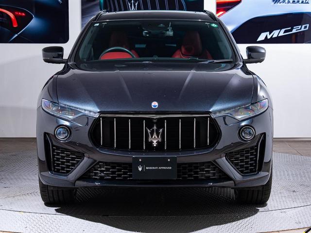 レヴァンテ グランスポーツ　認定保証１年付　２０２０年モデル　ピエノフィオーレナチュラルレザー　サンルーフ　３Ｄカーボンインテリアトリム　２１インチヘリオスホイール　４ゾーンクライメートコントロール　イージーエントリーシステム（17枚目）