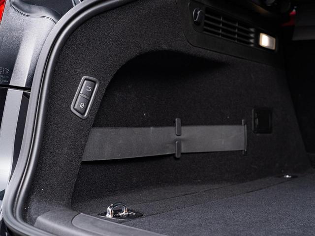 レヴァンテ グランスポーツ　認定保証１年付　２０２０年モデル　ピエノフィオーレナチュラルレザー　サンルーフ　３Ｄカーボンインテリアトリム　２１インチヘリオスホイール　４ゾーンクライメートコントロール　イージーエントリーシステム（30枚目）