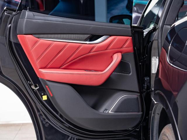 レヴァンテ グランスポーツ　認定保証１年付　２０２０年モデル　ピエノフィオーレナチュラルレザー　サンルーフ　３Ｄカーボンインテリアトリム　２１インチヘリオスホイール　４ゾーンクライメートコントロール　イージーエントリーシステム（38枚目）