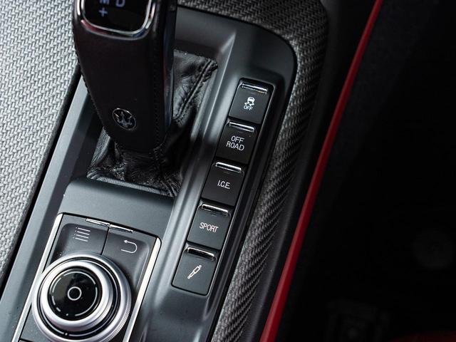 レヴァンテ グランスポーツ　認定保証１年付　２０２０年モデル　ピエノフィオーレナチュラルレザー　サンルーフ　３Ｄカーボンインテリアトリム　２１インチヘリオスホイール　４ゾーンクライメートコントロール　イージーエントリーシステム（40枚目）