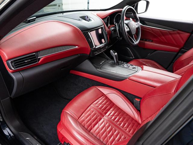 レヴァンテ グランスポーツ　認定保証１年付　２０２０年モデル　ピエノフィオーレナチュラルレザー　サンルーフ　３Ｄカーボンインテリアトリム　２１インチヘリオスホイール　４ゾーンクライメートコントロール　イージーエントリーシステム（42枚目）