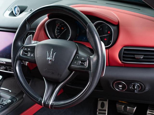 レヴァンテ グランスポーツ　認定保証１年付　２０２０年モデル　ピエノフィオーレナチュラルレザー　サンルーフ　３Ｄカーボンインテリアトリム　２１インチヘリオスホイール　４ゾーンクライメートコントロール　イージーエントリーシステム（50枚目）