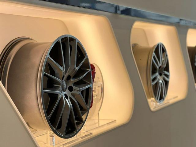 レヴァンテ グランスポーツ　認定保証１年付　２０２０年モデル　ピエノフィオーレナチュラルレザー　サンルーフ　３Ｄカーボンインテリアトリム　２１インチヘリオスホイール　４ゾーンクライメートコントロール　イージーエントリーシステム（64枚目）