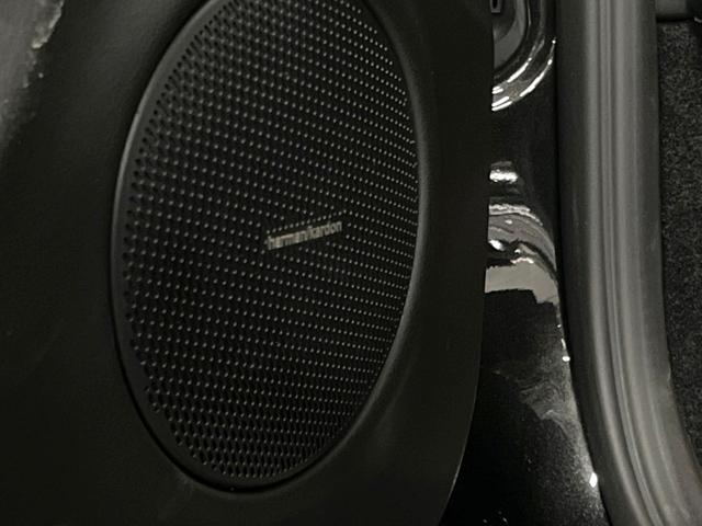 グラントゥーリズモ ＭＣ　ピアノブラックトリム　メタリックペイント　マットレッドキャリパー　自動防眩ミラー　カラードステッチ　カーペットパイピング（36枚目）