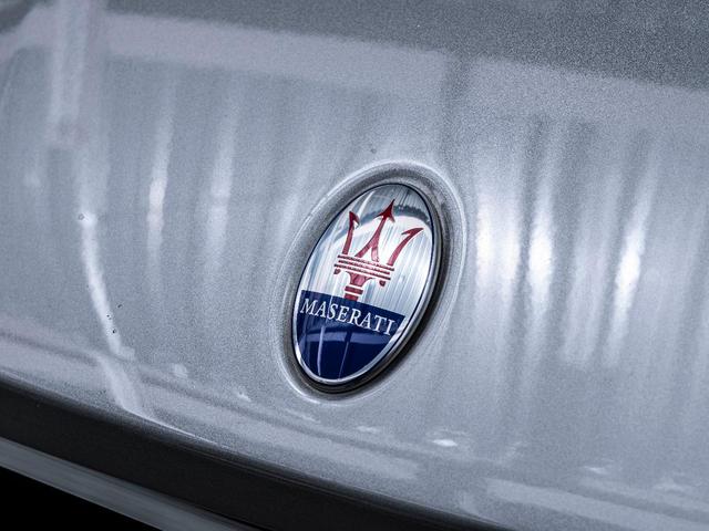 レヴァンテ グランスポーツ　認定保証２年　サンルーフ　フルプレミアムレザー　メタリックペイント　２１インチヘリオスホイール　プレミアムサウンドシステム　前後シートヒーター　ヘッドレストトライデントステッチ　リアドア電動ブラインド（12枚目）