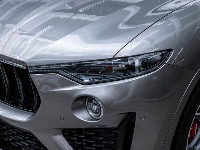 レヴァンテ グランスポーツ　認定保証２年　サンルーフ　フルプレミアムレザー　メタリックペイント　２１インチヘリオスホイール　プレミアムサウンドシステム　前後シートヒーター　ヘッドレストトライデントステッチ　リアドア電動ブラインド（13枚目）