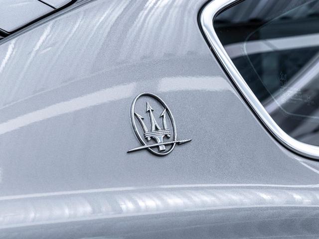 レヴァンテ グランスポーツ　認定保証２年　サンルーフ　フルプレミアムレザー　メタリックペイント　２１インチヘリオスホイール　プレミアムサウンドシステム　前後シートヒーター　ヘッドレストトライデントステッチ　リアドア電動ブラインド（17枚目）