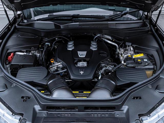 レヴァンテ グランスポーツ　認定保証２年　サンルーフ　フルプレミアムレザー　メタリックペイント　２１インチヘリオスホイール　プレミアムサウンドシステム　前後シートヒーター　ヘッドレストトライデントステッチ　リアドア電動ブラインド（19枚目）