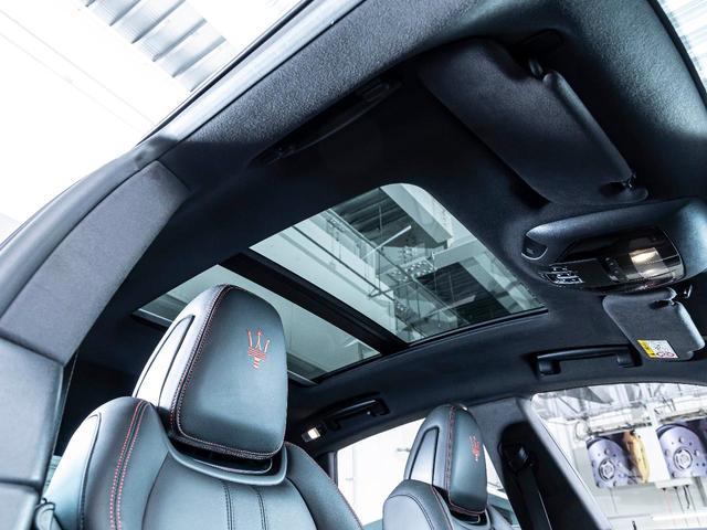 レヴァンテ グランスポーツ　認定保証２年　サンルーフ　フルプレミアムレザー　メタリックペイント　２１インチヘリオスホイール　プレミアムサウンドシステム　前後シートヒーター　ヘッドレストトライデントステッチ　リアドア電動ブラインド（25枚目）