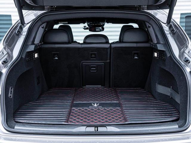 レヴァンテ グランスポーツ　認定保証２年　サンルーフ　フルプレミアムレザー　メタリックペイント　２１インチヘリオスホイール　プレミアムサウンドシステム　前後シートヒーター　ヘッドレストトライデントステッチ　リアドア電動ブラインド（39枚目）