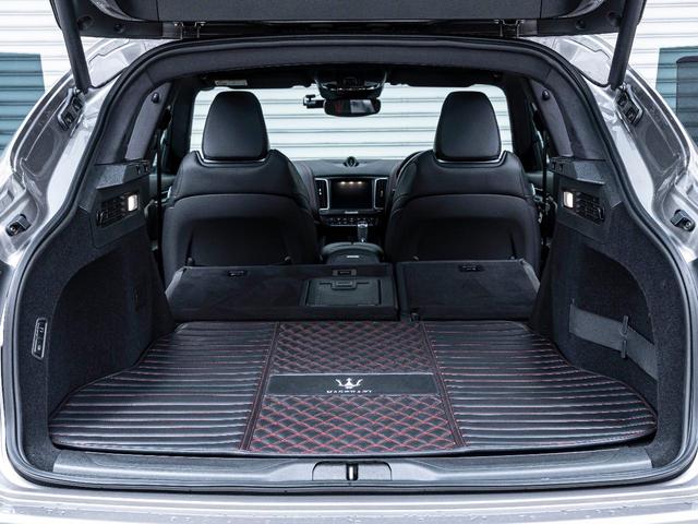 レヴァンテ グランスポーツ　認定保証２年　サンルーフ　フルプレミアムレザー　メタリックペイント　２１インチヘリオスホイール　プレミアムサウンドシステム　前後シートヒーター　ヘッドレストトライデントステッチ　リアドア電動ブラインド（41枚目）