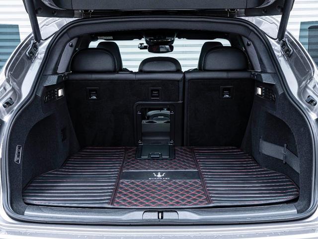 レヴァンテ グランスポーツ　認定保証２年　サンルーフ　フルプレミアムレザー　メタリックペイント　２１インチヘリオスホイール　プレミアムサウンドシステム　前後シートヒーター　ヘッドレストトライデントステッチ　リアドア電動ブラインド（42枚目）