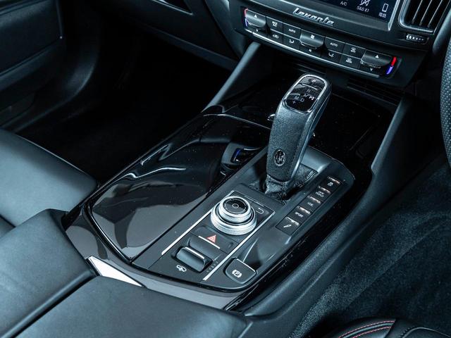 レヴァンテ グランスポーツ　認定保証２年　サンルーフ　フルプレミアムレザー　メタリックペイント　２１インチヘリオスホイール　プレミアムサウンドシステム　前後シートヒーター　ヘッドレストトライデントステッチ　リアドア電動ブラインド（49枚目）