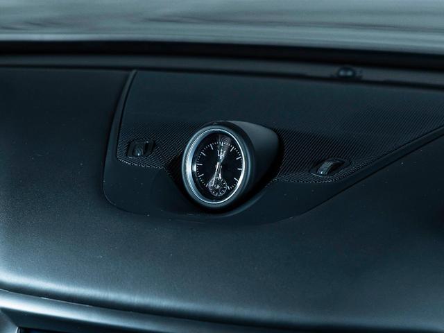 レヴァンテ グランスポーツ　認定保証２年　サンルーフ　フルプレミアムレザー　メタリックペイント　２１インチヘリオスホイール　プレミアムサウンドシステム　前後シートヒーター　ヘッドレストトライデントステッチ　リアドア電動ブラインド（50枚目）