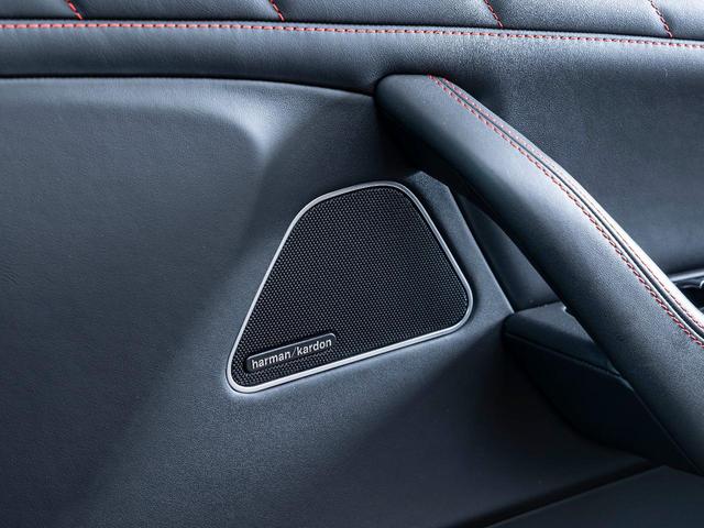 レヴァンテ グランスポーツ　認定保証２年　サンルーフ　フルプレミアムレザー　メタリックペイント　２１インチヘリオスホイール　プレミアムサウンドシステム　前後シートヒーター　ヘッドレストトライデントステッチ　リアドア電動ブラインド（53枚目）