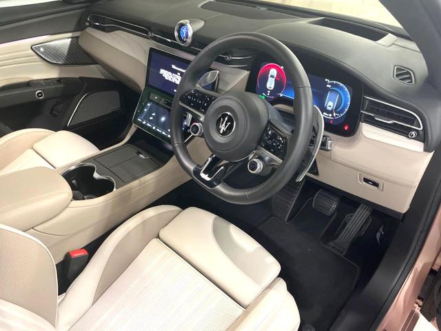 グレカーレ モデナ　認定保証２年付　Ｆｕｏｒｏｓｅｒｏｅ（ローズゴールドリキッドメタル・プレミアムレザー・トリコローレライン）　３Ｄカーボンインテリアトリム　スナスファベール２１スピーカー　テックアシスタンスパック（7枚目）