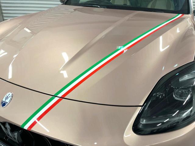 グレカーレ モデナ　認定保証２年付　Ｆｕｏｒｏｓｅｒｏｅ（ローズゴールドリキッドメタル・プレミアムレザー・トリコローレライン）　３Ｄカーボンインテリアトリム　スナスファベール２１スピーカー　テックアシスタンスパック（14枚目）