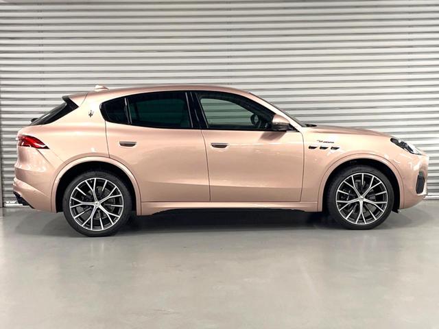 グレカーレ モデナ　認定保証２年付　Ｆｕｏｒｏｓｅｒｏｅ（ローズゴールドリキッドメタル・プレミアムレザー・トリコローレライン）　３Ｄカーボンインテリアトリム　スナスファベール２１スピーカー　テックアシスタンスパック（17枚目）