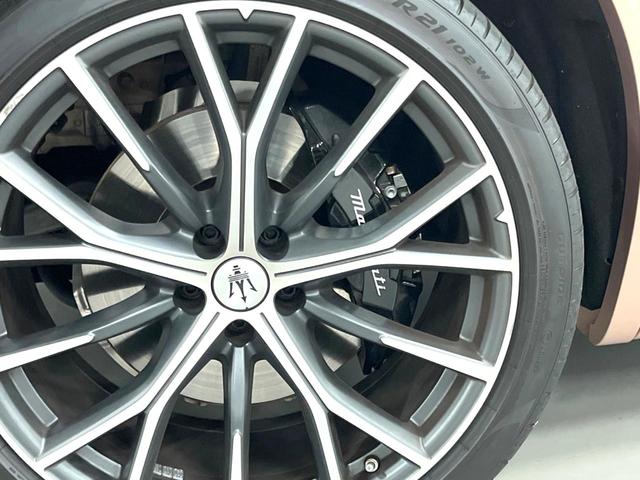 グレカーレ モデナ　認定保証２年付　Ｆｕｏｒｏｓｅｒｏｅ（ローズゴールドリキッドメタル・プレミアムレザー・トリコローレライン）　３Ｄカーボンインテリアトリム　スナスファベール２１スピーカー　テックアシスタンスパック（30枚目）