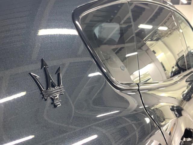 レヴァンテ モデナ　認定保証２年付　サンルーフ　２１インチアンテオブラックホイール　ネリッシモパック　カーボントリム　カーボンパドルシフト　フルプレミアムレザー　ヘッドレストトライデントステッチ　プレミアムサウンド（20枚目）