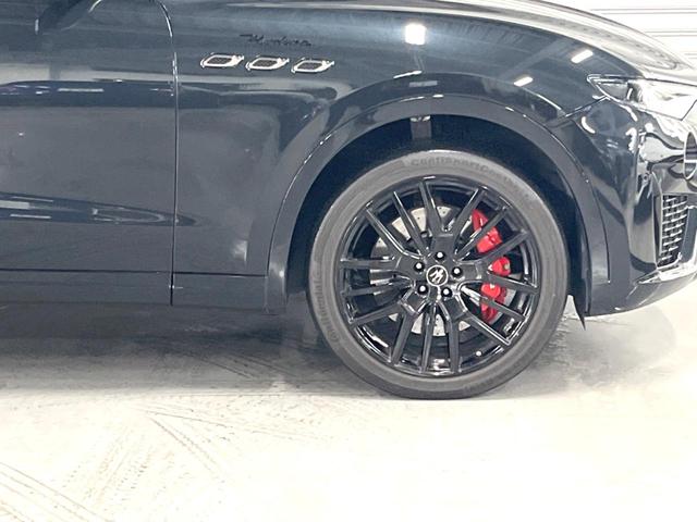 レヴァンテ モデナ　認定保証２年付　サンルーフ　２１インチアンテオブラックホイール　ネリッシモパック　カーボントリム　カーボンパドルシフト　フルプレミアムレザー　ヘッドレストトライデントステッチ　プレミアムサウンド（32枚目）
