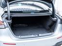 大容量のハッチバックルーム。大型スーツケースや、ゴルフバックなど何でもお任せ。