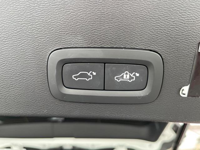 ＸＣ４０ Ｂ４　ＡＷＤ　Ｒデザイン　認定中古車　サンルーフ　インテリセーフ　衝突被害軽減ブレーキ　シートヒーター　レーダークルーズ　パイロットアシスト　３６０°ビューカメラ　ＬＥＤヘッドライト（13枚目）