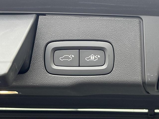 ＸＣ６０ プラス　Ｂ５　認定中古車　本革シート　禁煙車　純正Ｇｏｏｇｌｅナビ　３６０°ビューカメラ　クライメートパッケージ　パイロットアシスト　メモリーシート　全席シートヒーター　ステアリングヒーター　パワーテールゲート（8枚目）