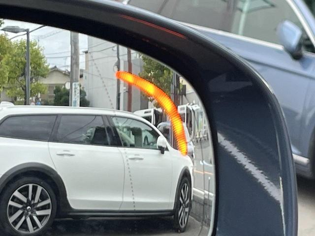 ＸＣ６０ プラス　Ｂ５　認定中古車　本革シート　禁煙車　純正Ｇｏｏｇｌｅナビ　３６０°ビューカメラ　クライメートパッケージ　パイロットアシスト　メモリーシート　全席シートヒーター　ステアリングヒーター　パワーテールゲート（9枚目）