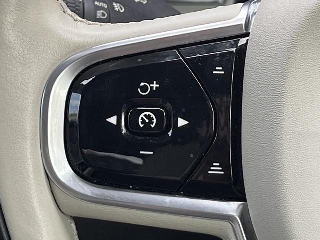 ＸＣ６０ プラス　Ｂ５　認定中古車　本革シート　禁煙車　純正Ｇｏｏｇｌｅナビ　３６０°ビューカメラ　クライメートパッケージ　パイロットアシスト　メモリーシート　全席シートヒーター　ステアリングヒーター　パワーテールゲート（10枚目）