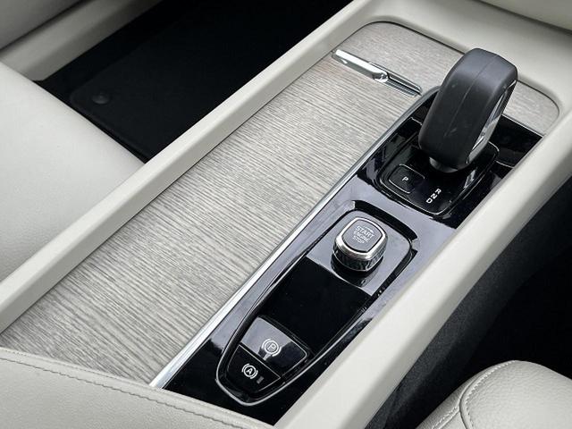 ＸＣ６０ プラス　Ｂ５　認定中古車　本革シート　禁煙車　純正Ｇｏｏｇｌｅナビ　３６０°ビューカメラ　クライメートパッケージ　パイロットアシスト　メモリーシート　全席シートヒーター　ステアリングヒーター　パワーテールゲート（26枚目）