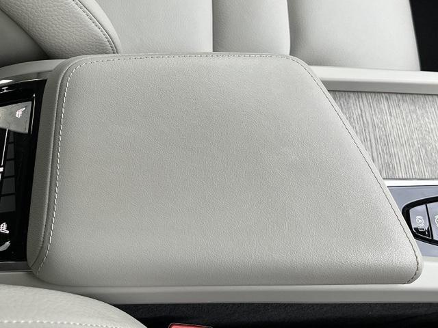 ＸＣ６０ プラス　Ｂ５　認定中古車　本革シート　禁煙車　純正Ｇｏｏｇｌｅナビ　３６０°ビューカメラ　クライメートパッケージ　パイロットアシスト　メモリーシート　全席シートヒーター　ステアリングヒーター　パワーテールゲート（42枚目）